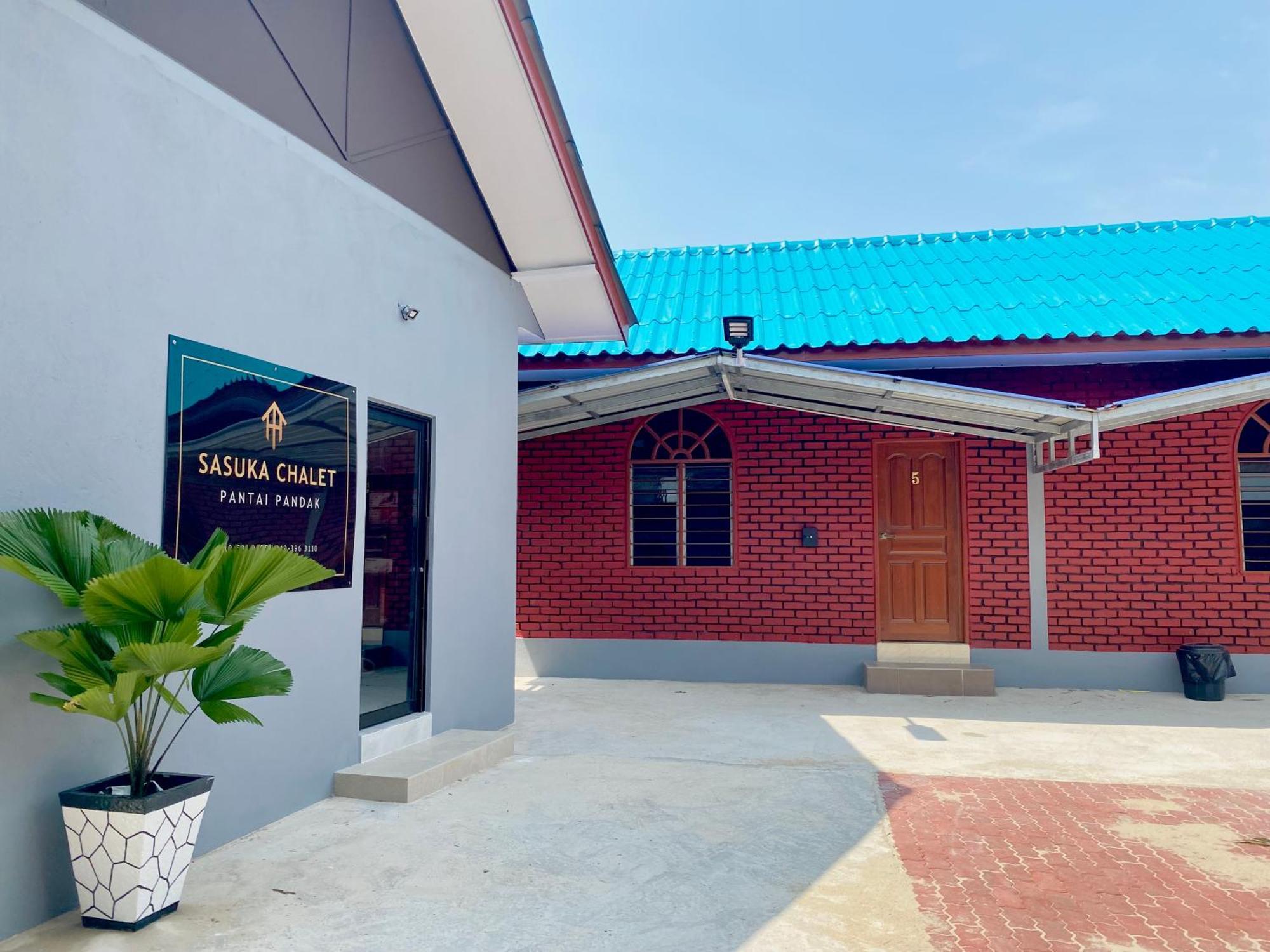 Sasuka Chalet Pantai Pandak Kuala Terengganu Exterior photo